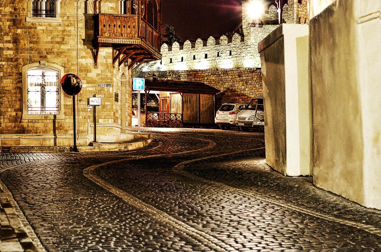 City Walls Hotel Bakoe Buitenkant foto