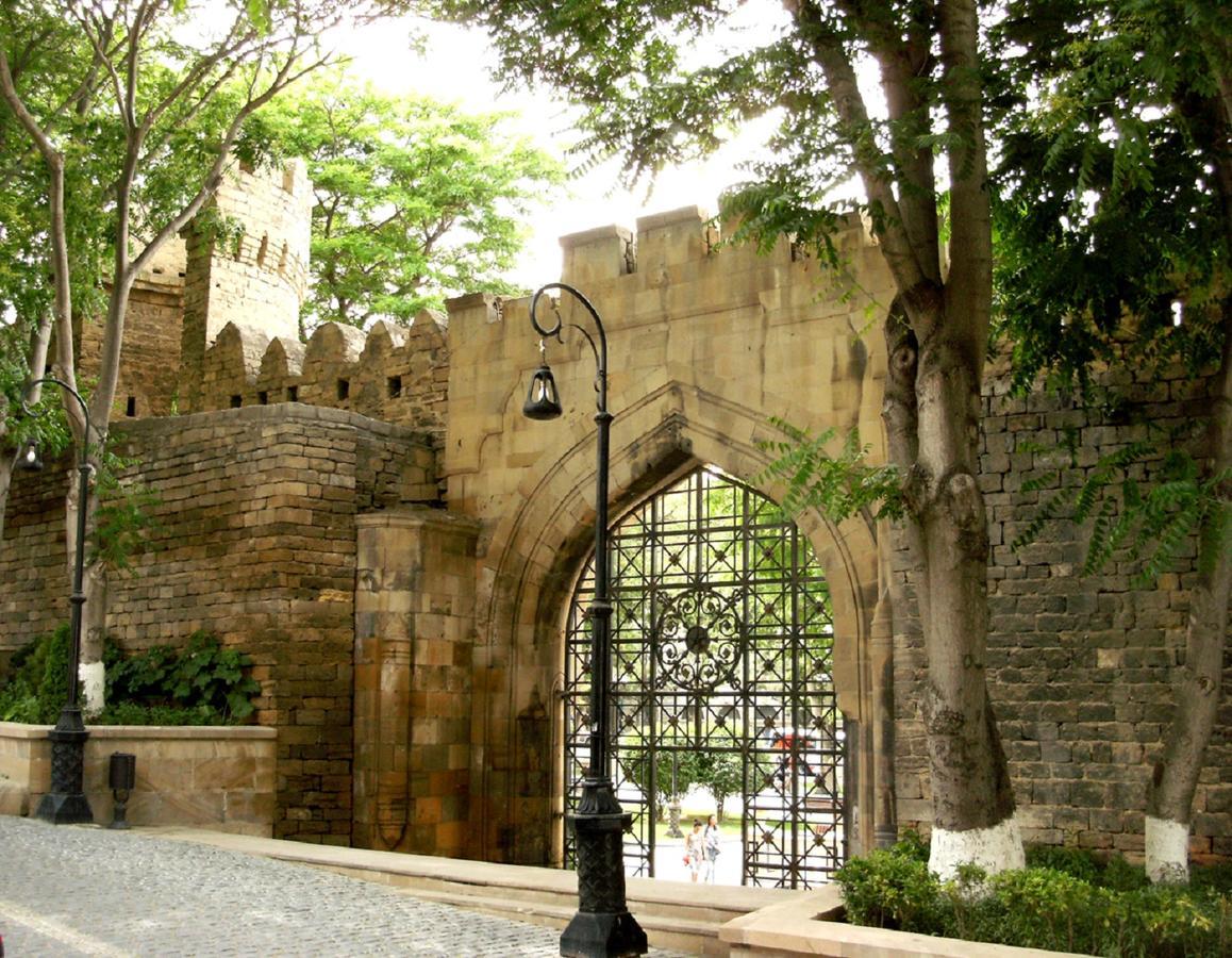 City Walls Hotel Bakoe Buitenkant foto