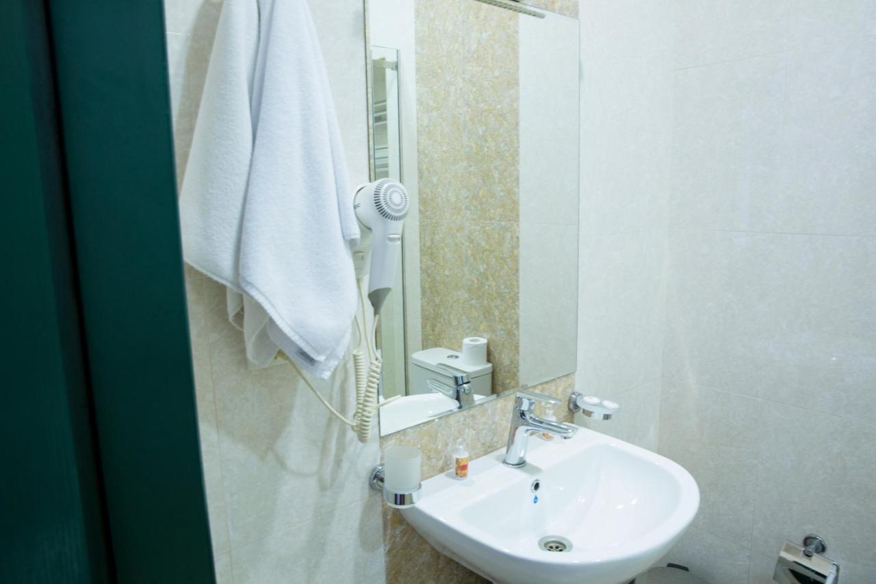 City Walls Hotel Bakoe Buitenkant foto